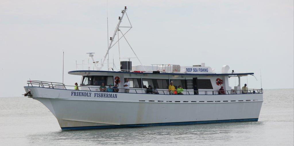 Treasure Island n Madera Beach FL HUBBARDS MARINA Deep Sea Fishing white L  tee